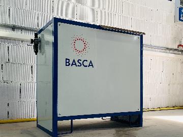 Pail and bucket cleaning machine