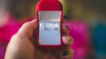 Custom Jewelry Manufactures