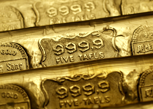 Gold suffers second biggest fall this year