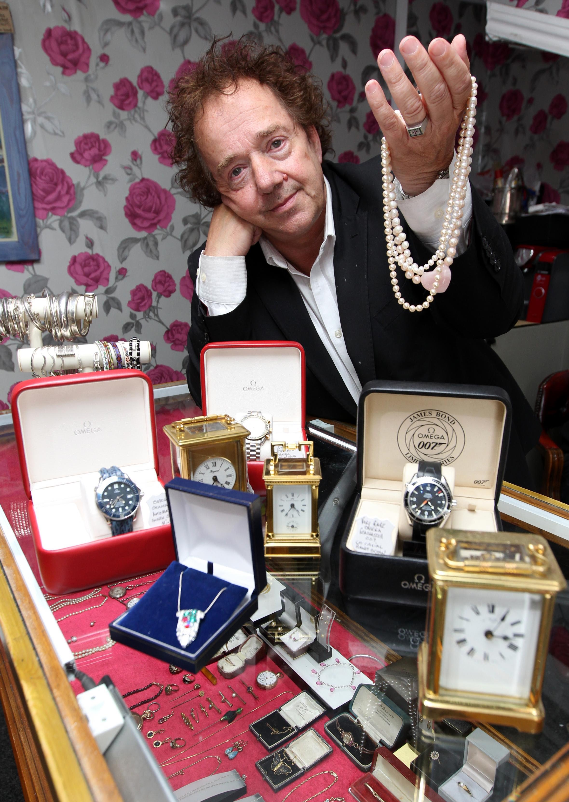 Hampshire jeweler Offers Cash Back, If Brazil Wins World Cup