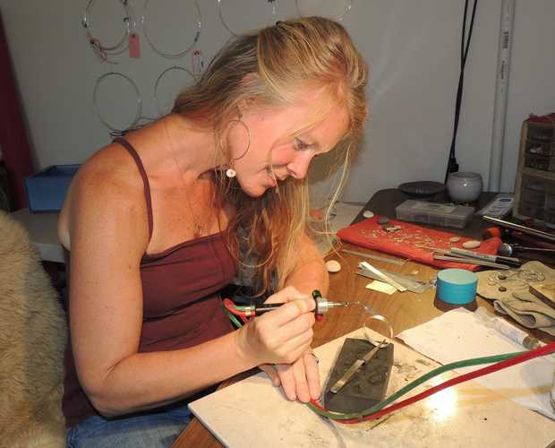 Red Barn Jewelry to Open to Help Thailand Villagers