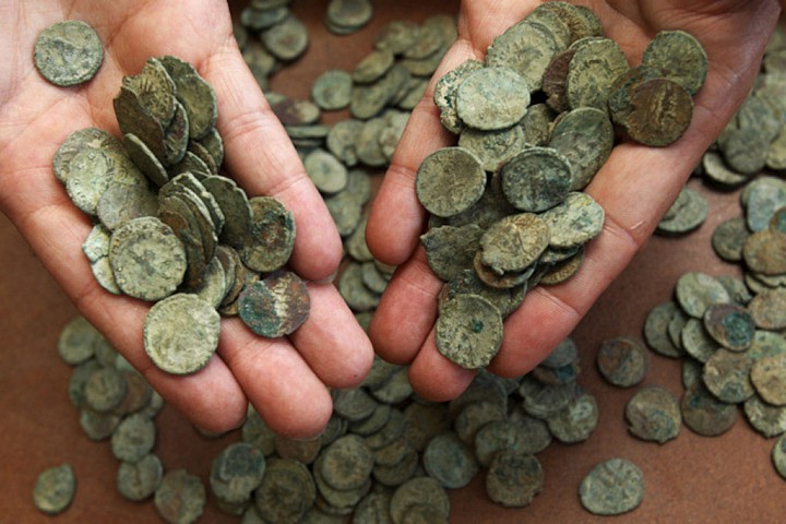 2,000 years old Coins Unearthed from Iron Age Cave in London 