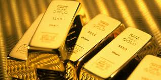 Investors see gold stocks outperforming gold in next 12Â months